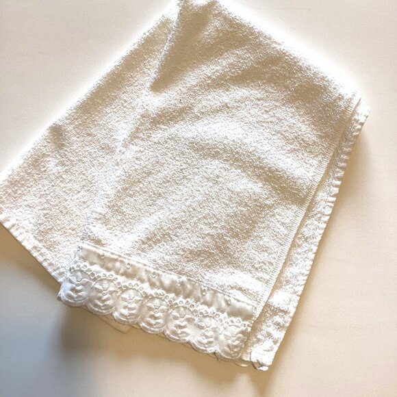 1 White Bath Towel 3 Hand Towels 1 Face Cloth White & Cream Guest Towels Linens - Picture 3 of 8